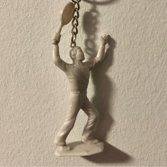 ❤️ Plastic Tennis Badminton Toy Keychain Accessory - Picture 2 of 5